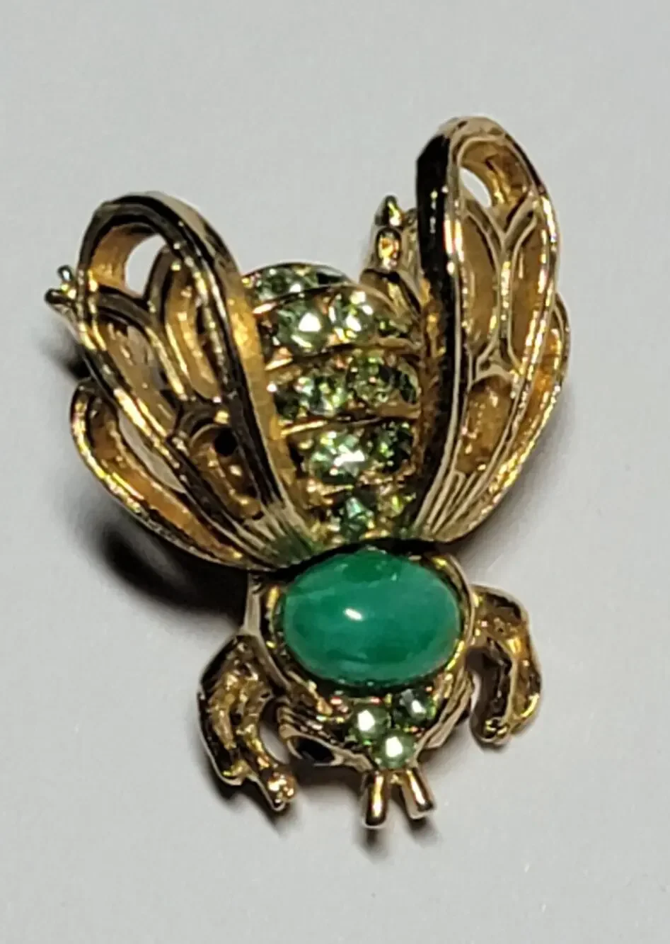 Uranium Glass Bee Figurine Under UV Unmarked Vintage